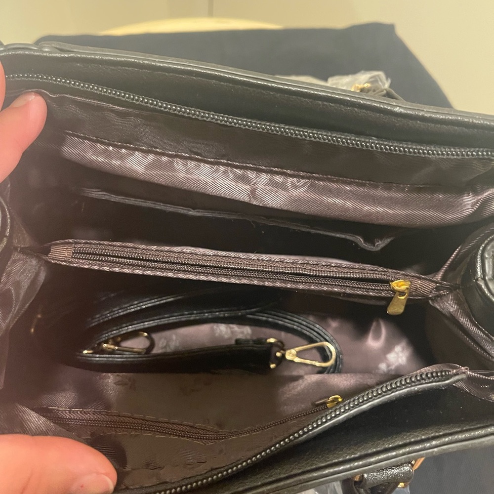❤️‍🔥Sold❤️‍🔥NWOT Black and White Handbag - Picture 4 of 4